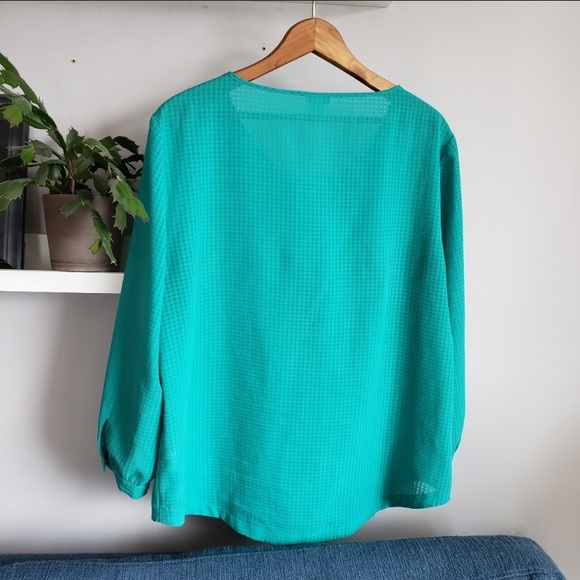 SOLD - J.Crew Green Gingham Textured Popover Blouse L - Picture 3 of 5